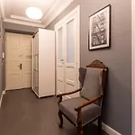Concierge Wilcza Διαμέρισμα *