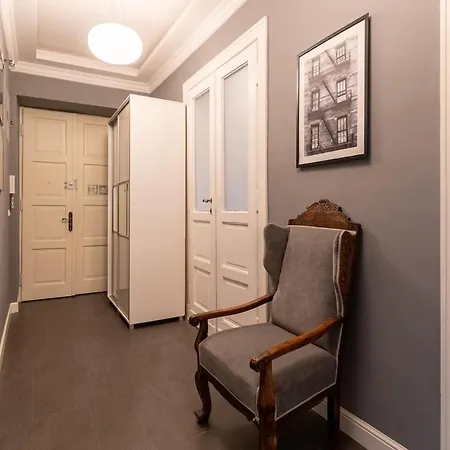 Concierge Wilcza Apartment *